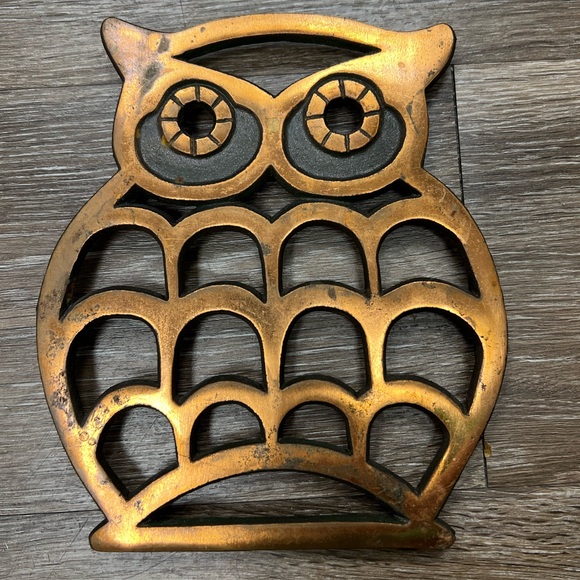 Vintage Cast Iron Owl Trivet or Wall Hanging Bronze Finish 7" x 6" Distressed - Picture 2 of 4